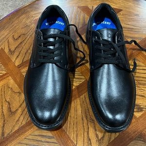 Nunn Bush WADE men’s Oxford work shoes.